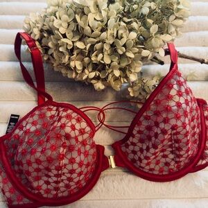 Victorias Secret Bra Size 32D Unlined Demi Starburst Red Very Sexy Front Closure
